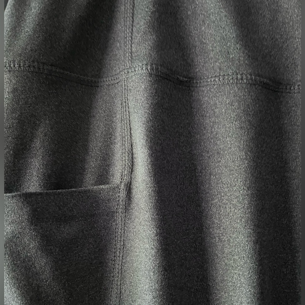 5/$25 Member’s Mark Grey Everyday Perforated Leggings - Picture 4 of 4